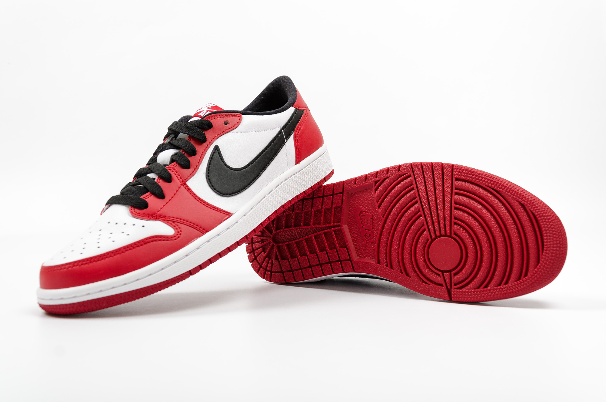 Air-Jordan-1-Low-OG-Chicago2