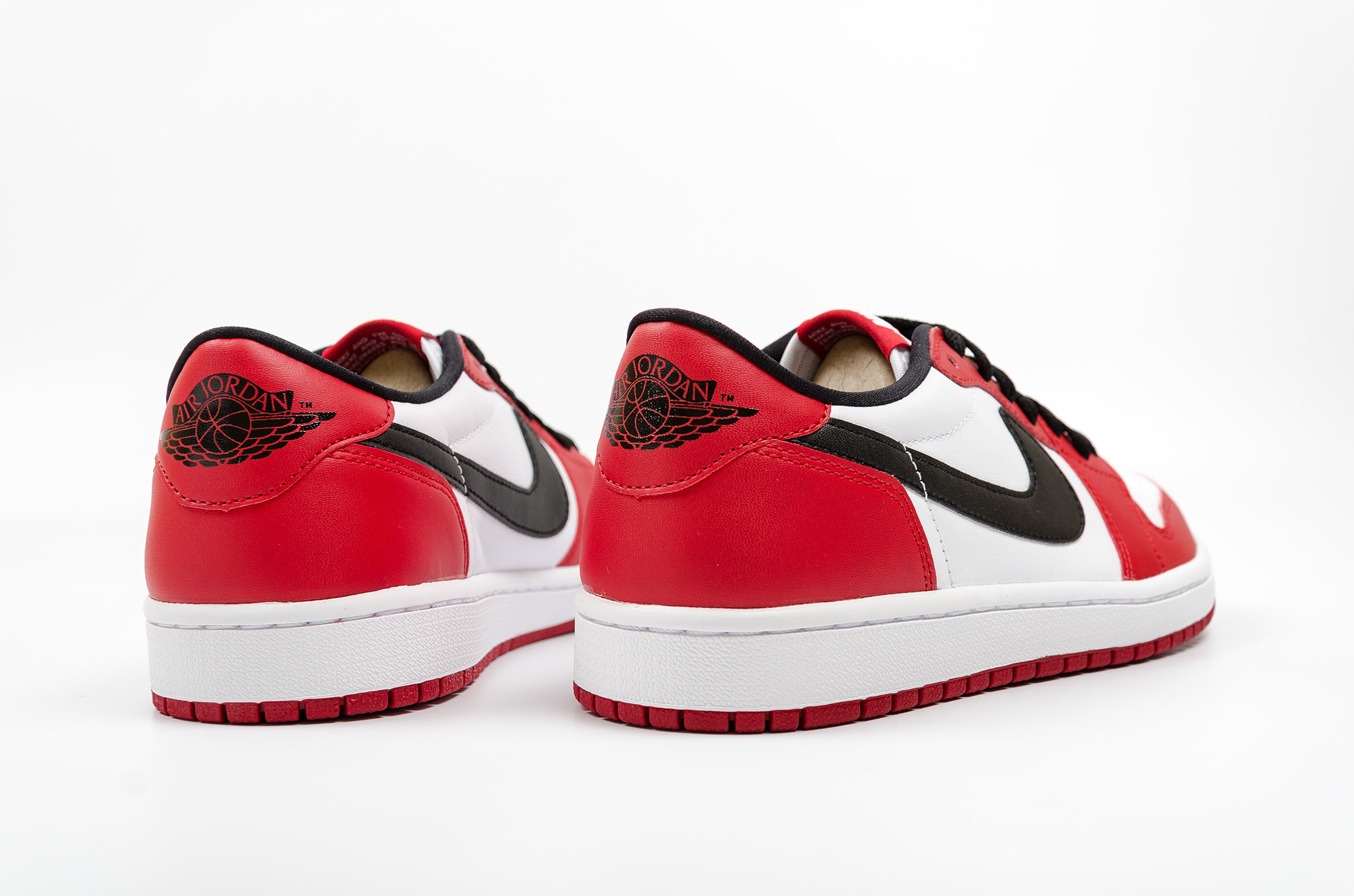 Air-Jordan-1-Low-OG-Chicago3