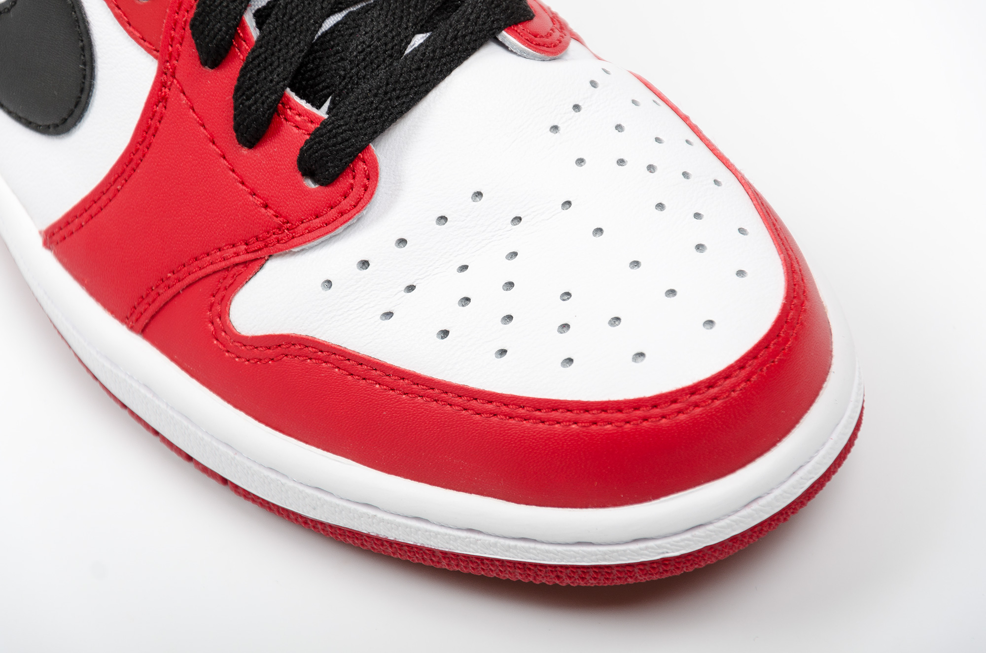 Air-Jordan-1-Low-OG-Chicago5