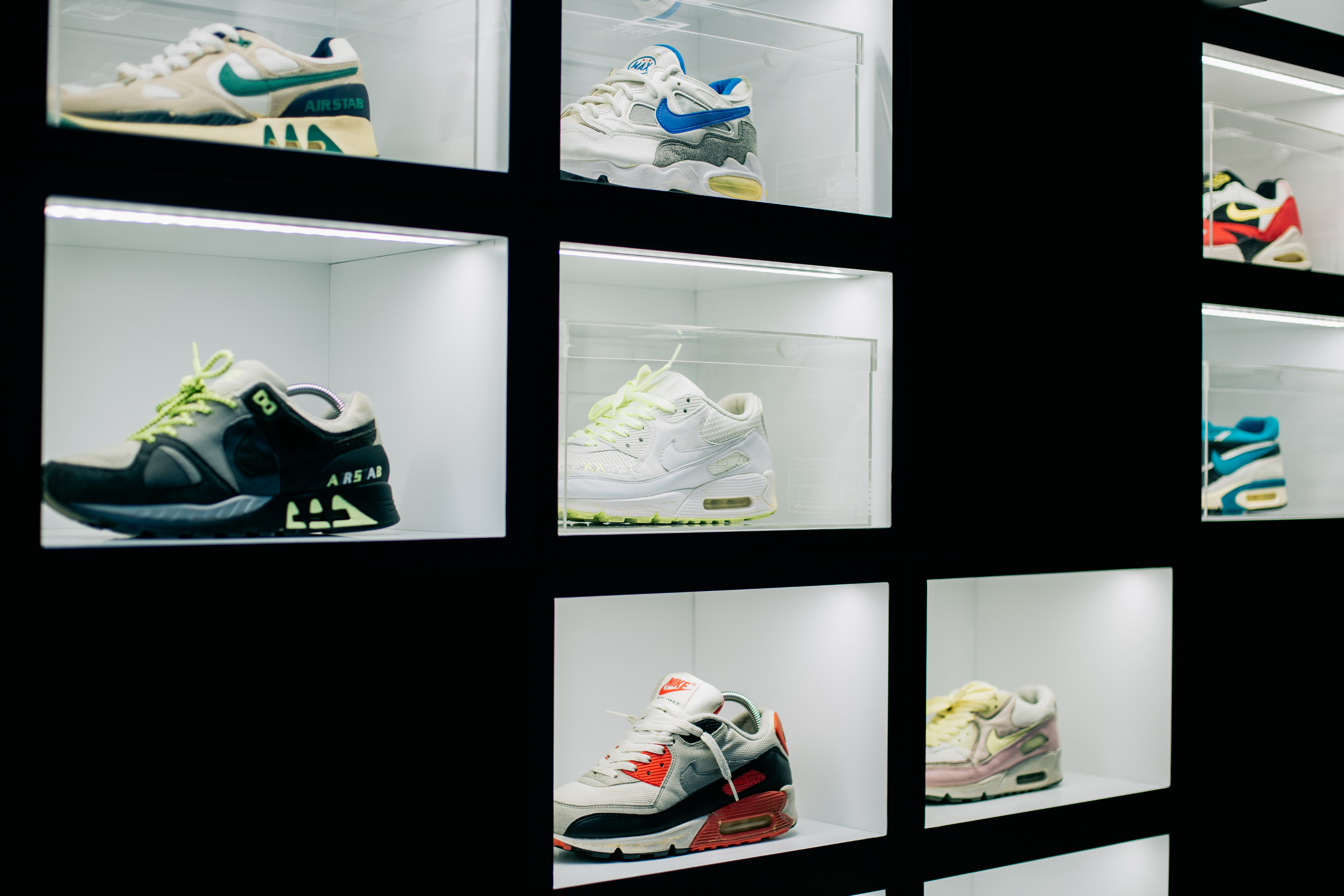 Air-Max-1-Atmos-Event-Foot-District_2