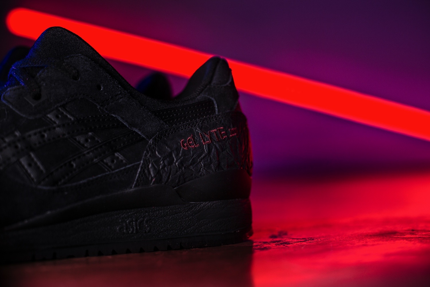 Asics-Gel-Lyte-III-Valentines-Day-Pack-Black2