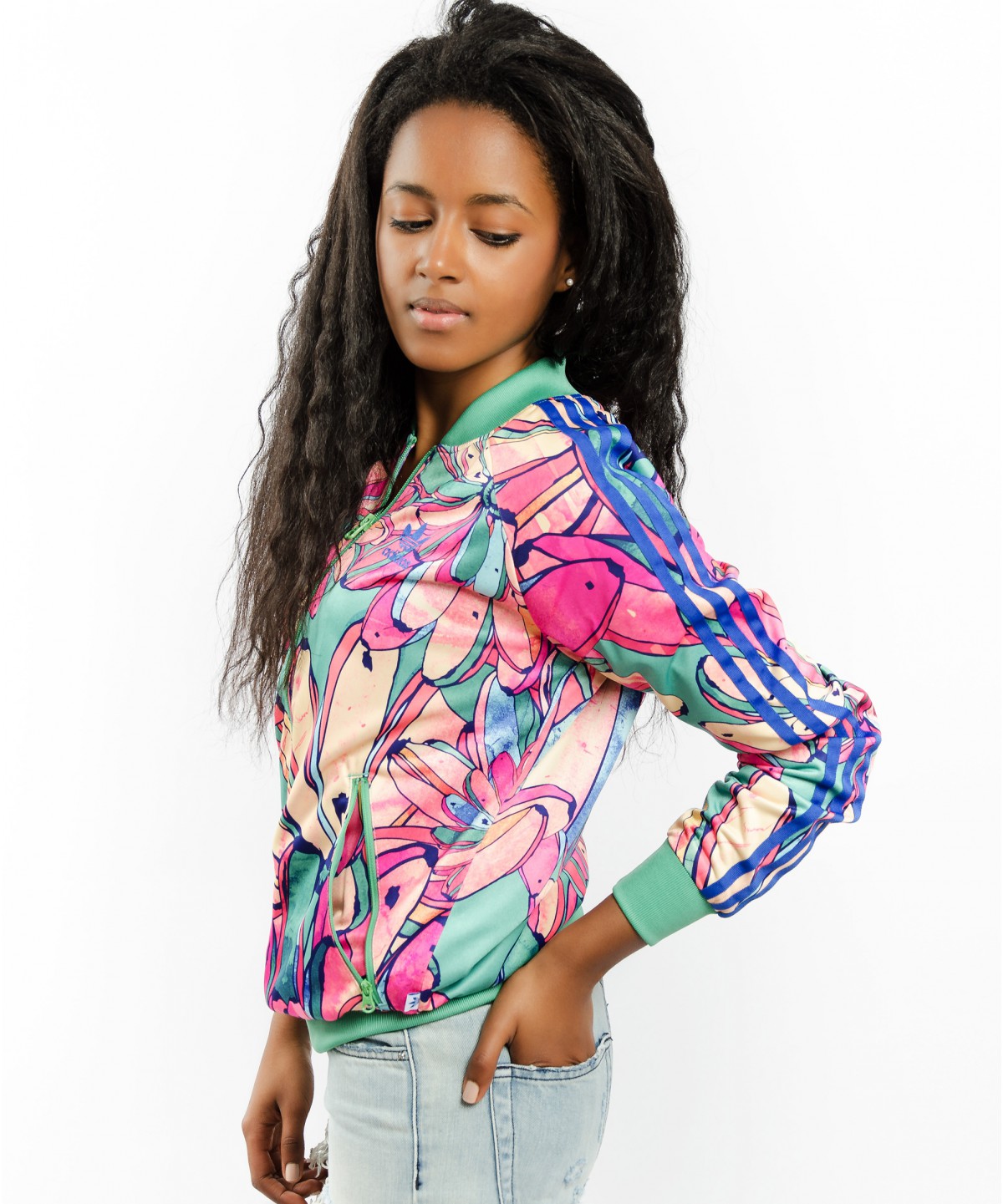 Chaqueta-Adidas-Bananas-Supergirl