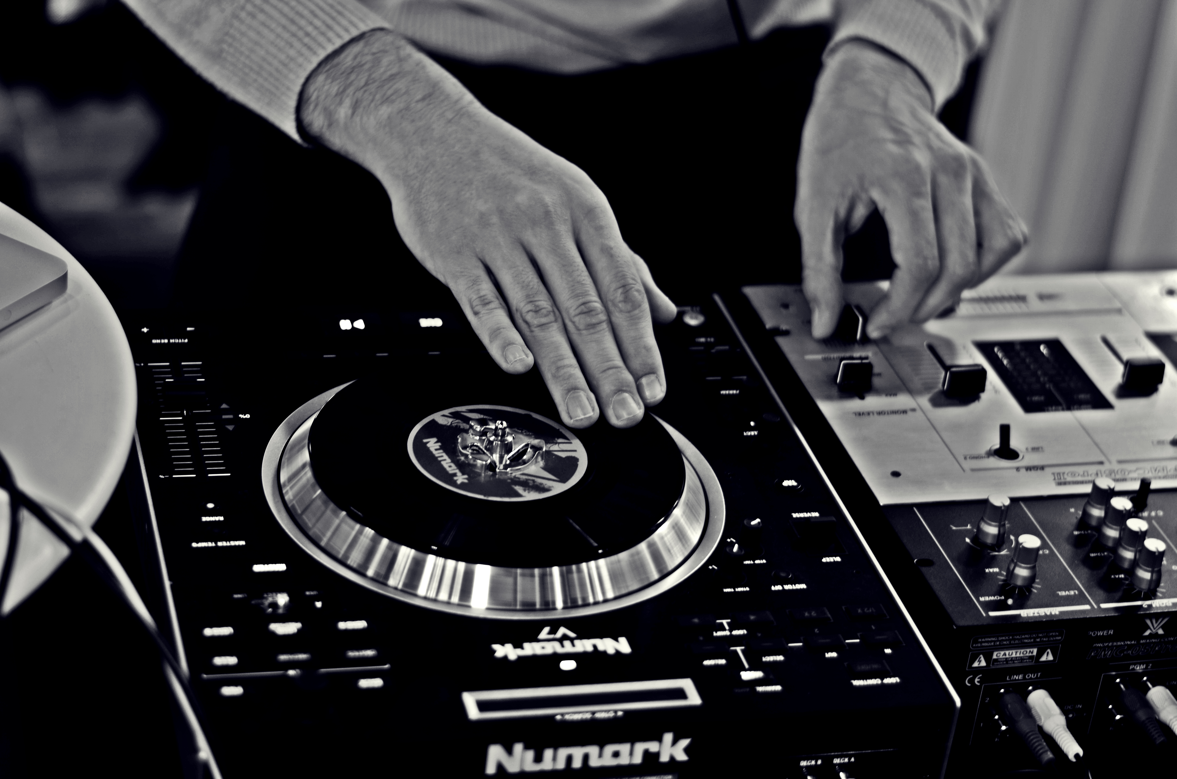 dj-Foot-District