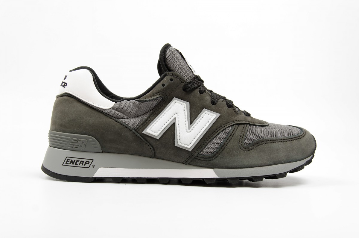 New-Balance-Classic-M1300-CLB