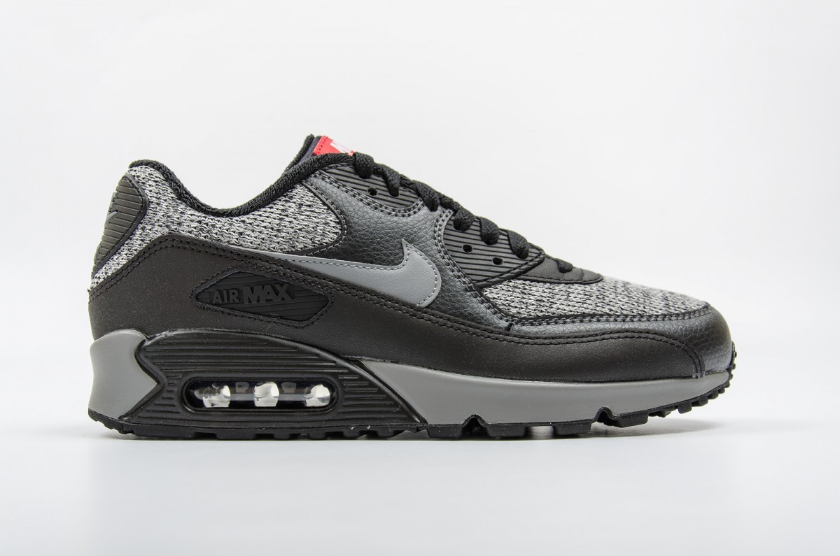 Nike-Air-Max-90-Essential