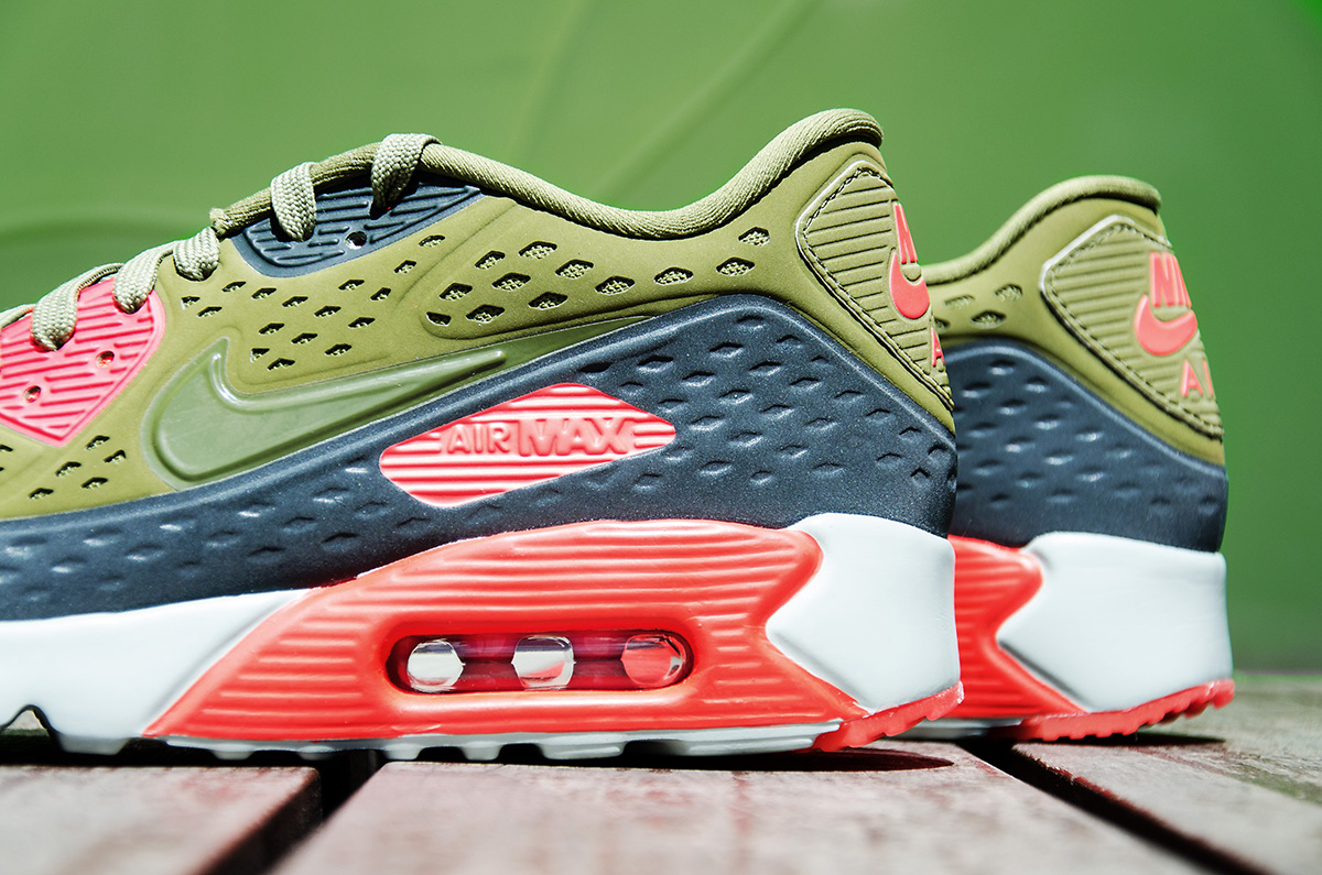 Nike-Air-Max-90-Ultra-Breeze-foot-District_7