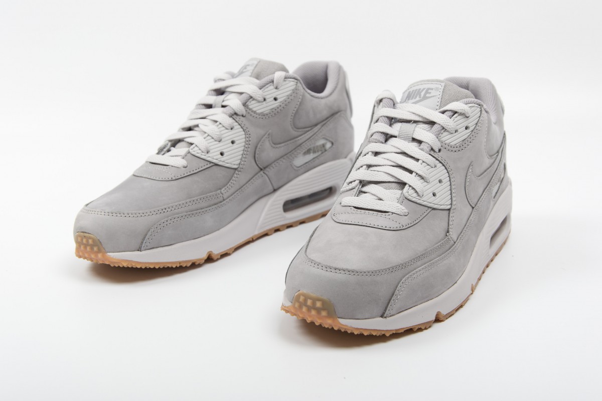 Nike-Air-Max-90-Winter-Premium-683282-005-37 (1)