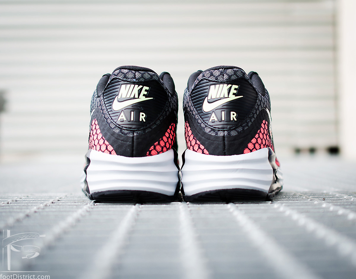 Nike-Air-Max-Lunar90-Breeze-foot-District-11