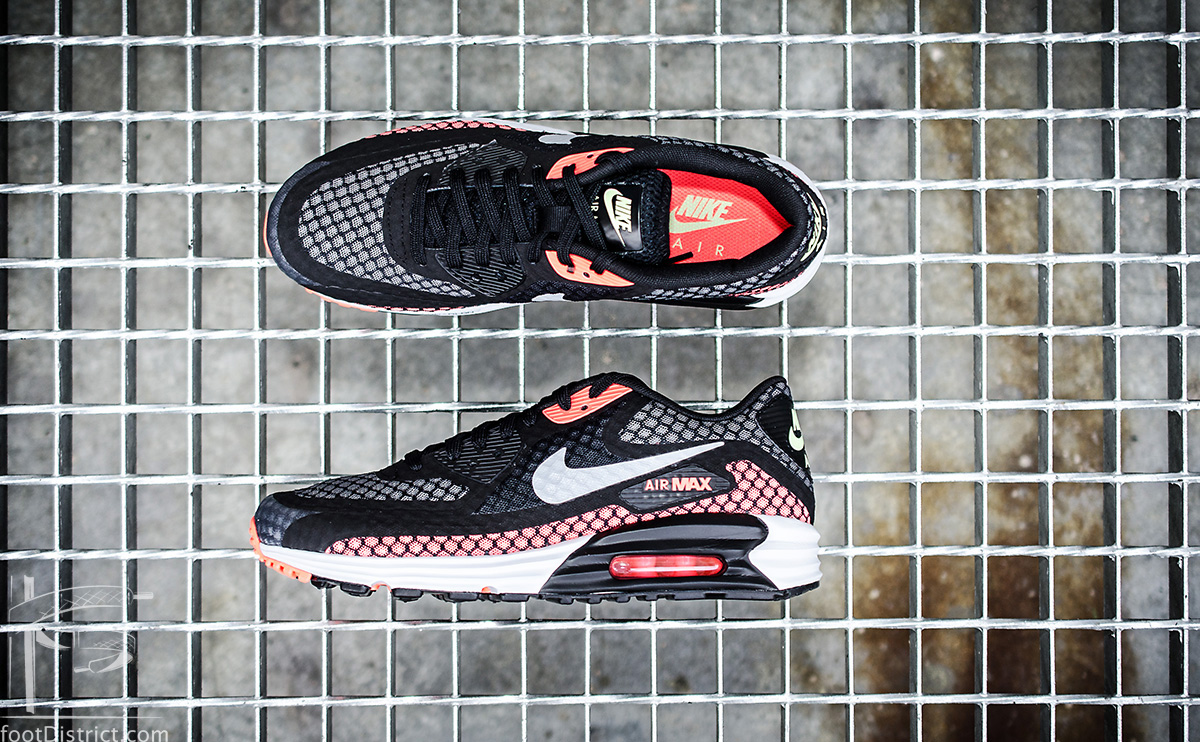 Nike-Air-Max-Lunar90-Breeze-foot-District-3