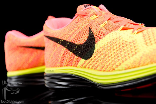 Nike-Flyknit-Lunar-3-698181-800-34