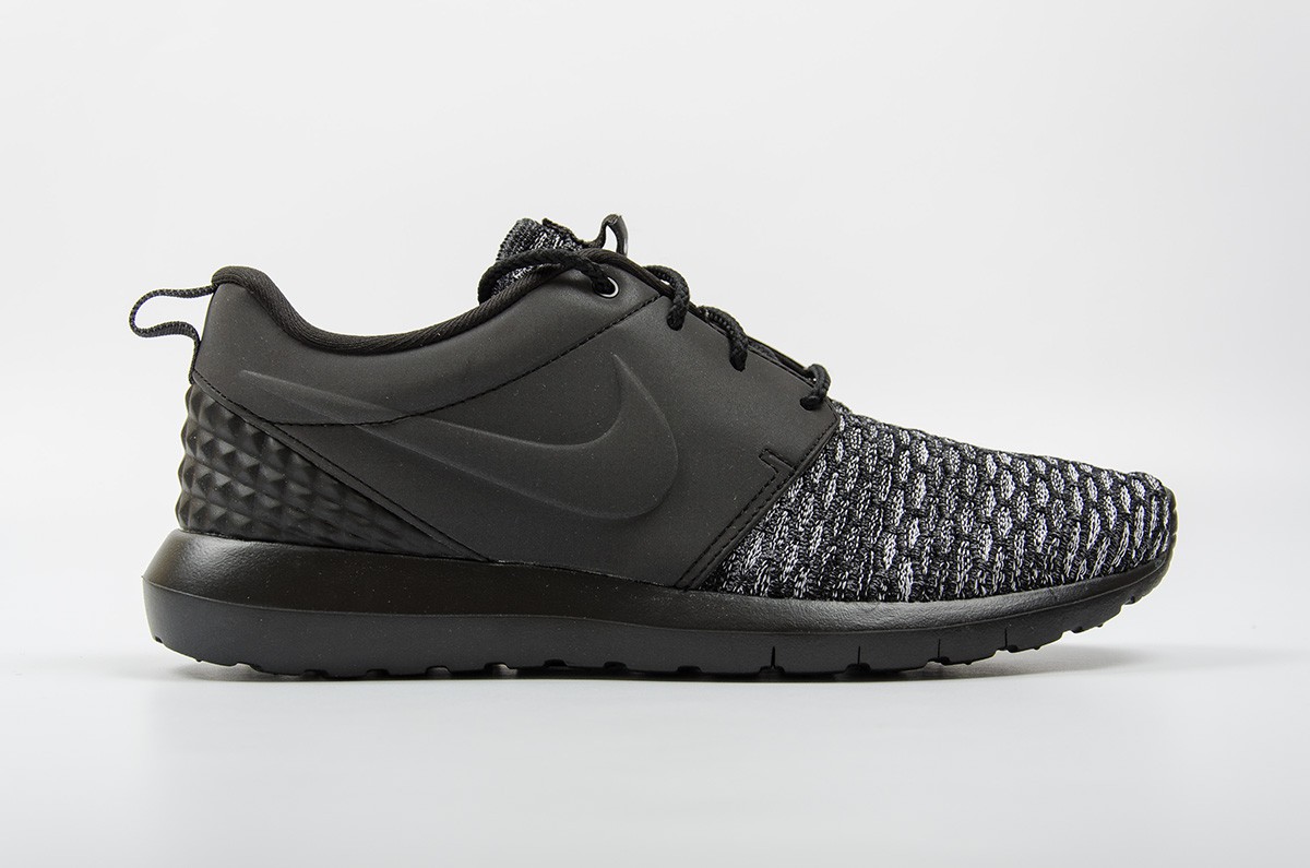 Nike-Roshe-One-Flyknit-Premium-746825-002