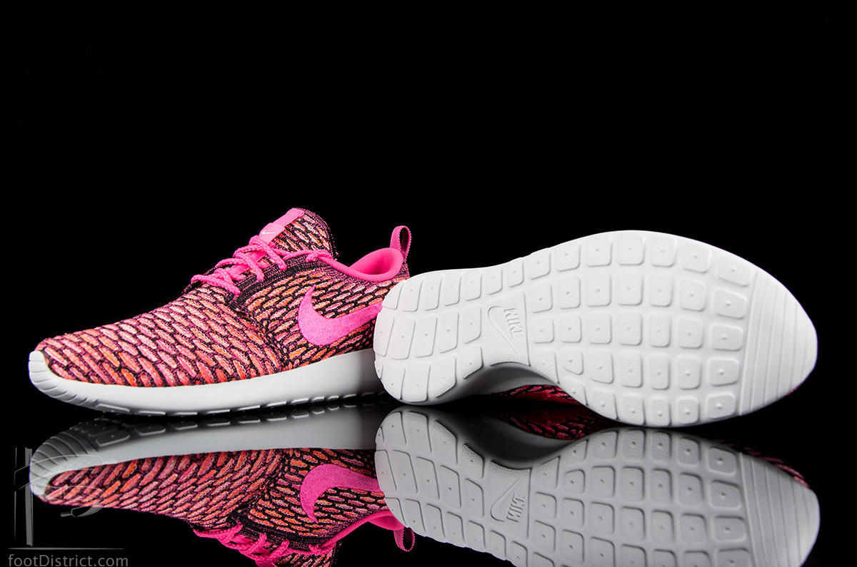Nike-Roshe-Run-Flyknit-704927-004_9