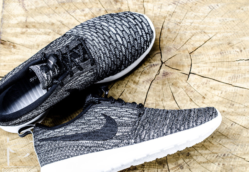 Nike-Roshe-Run-flyknit-foot-District_6
