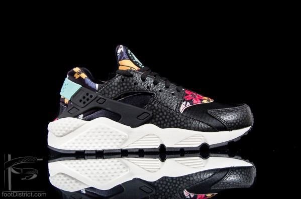 Nike-WMNS-Air-Huarache-Print-Aloha-Pack-725076-001-31