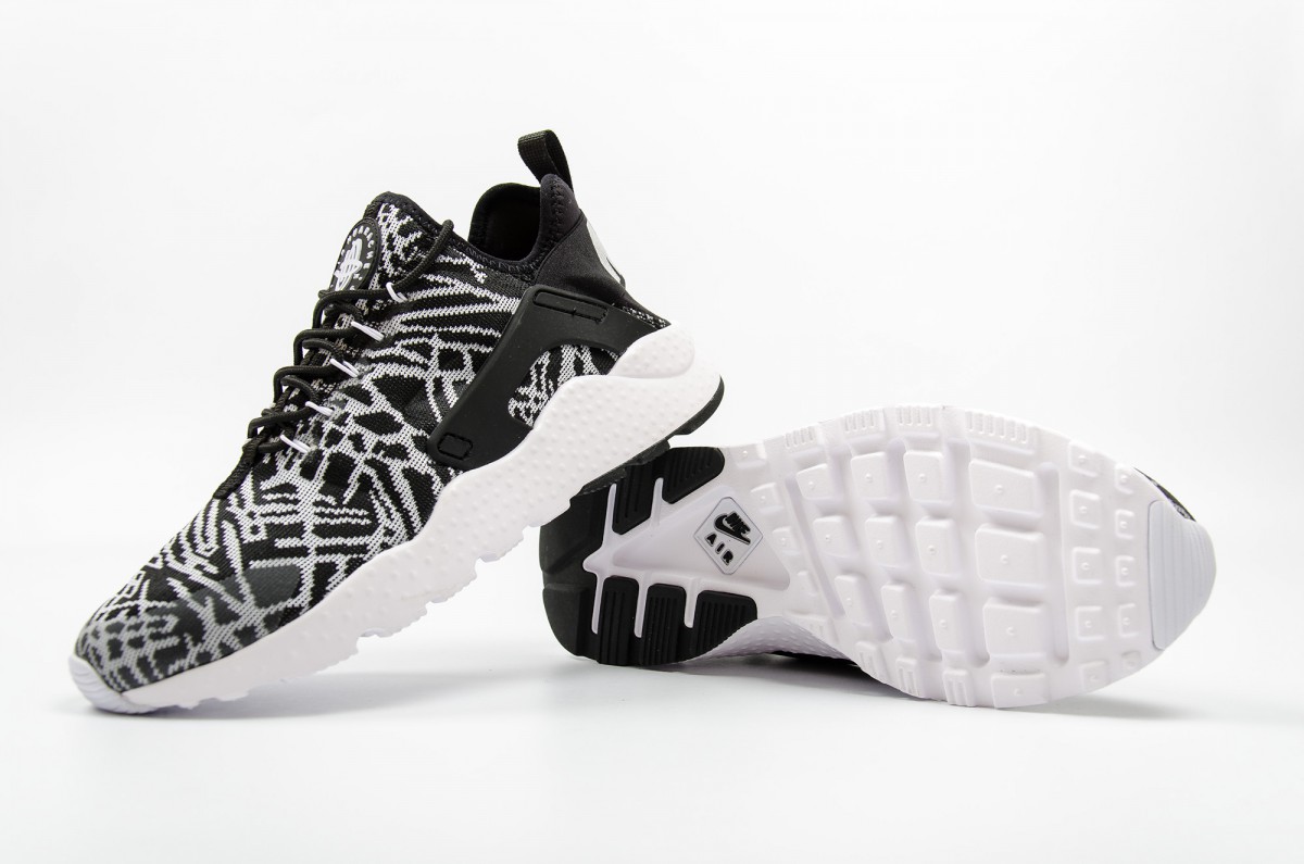Nike-WMNS-Air-Huarache-Run-Ultra-Jacquard