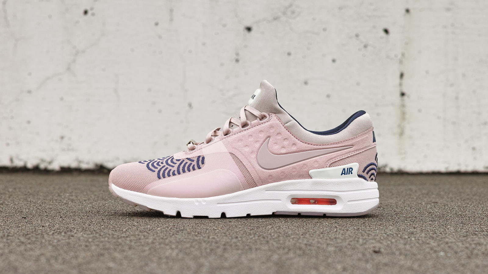 Nike-WMNS-Air-Max-Zero-Ultra-LOTC-QS