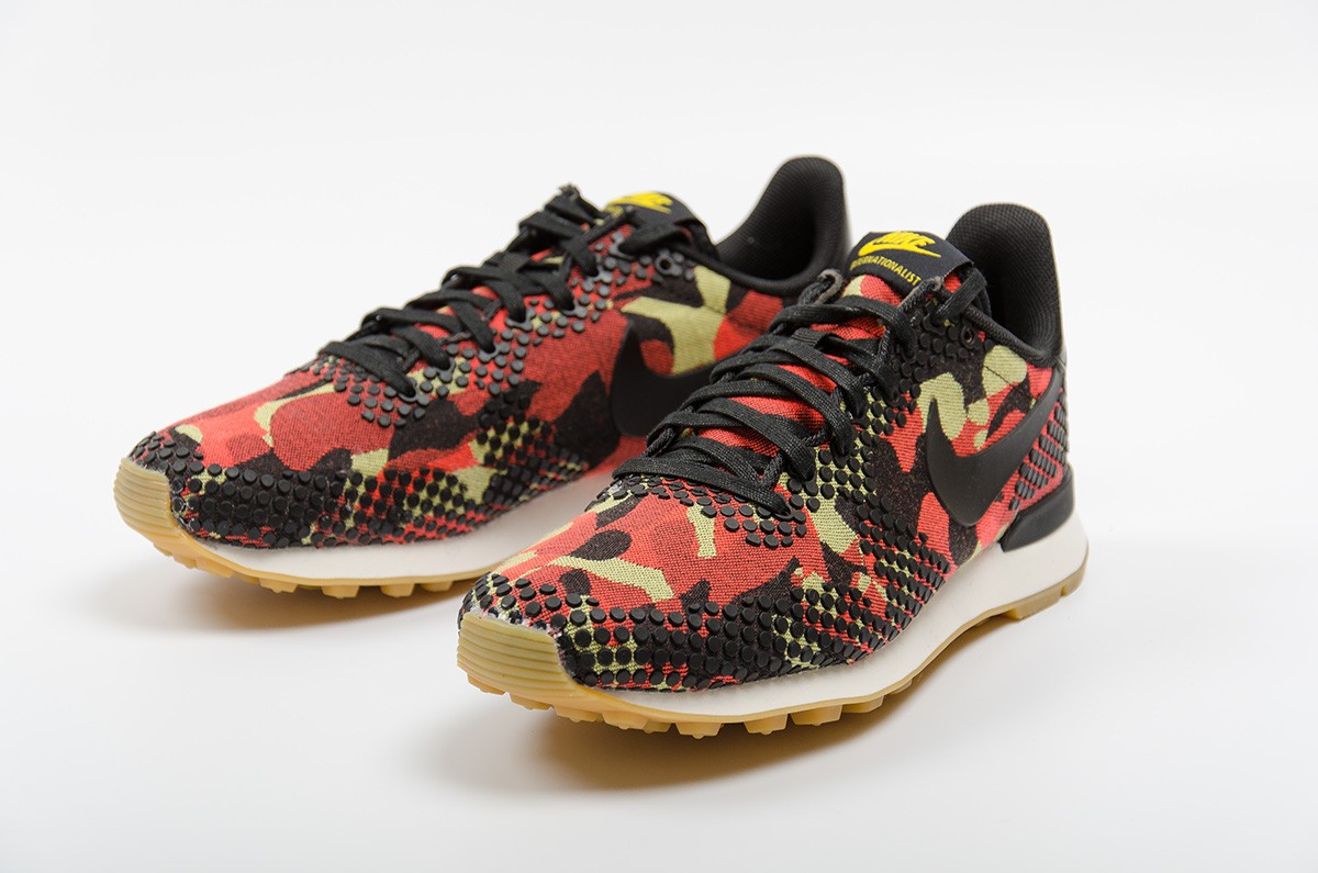 Nike-WMNS-Internationalist-Jacquard-Premium-807407-001-37