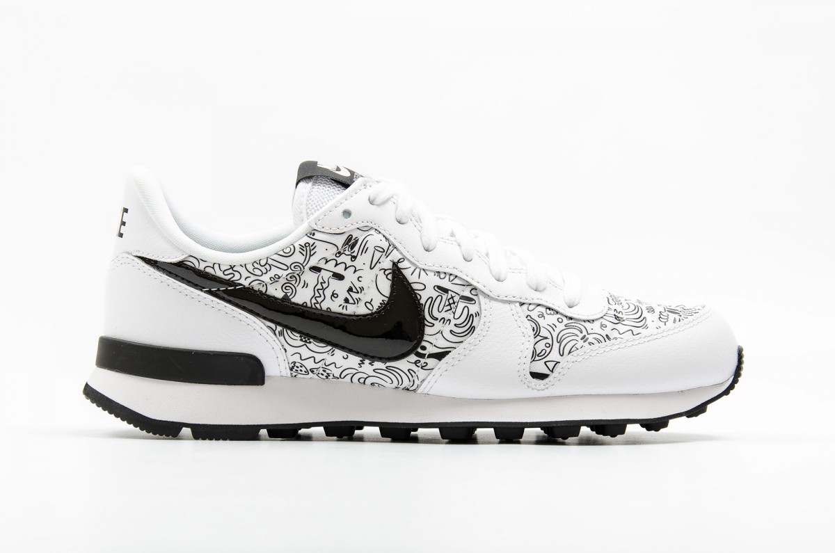 Nike-WMNS-Internationalist-Print