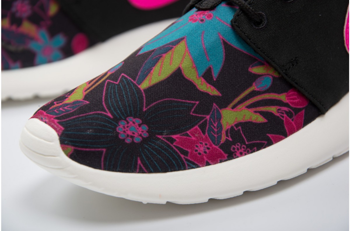 Nike-WMNS-Roshe-One-Print