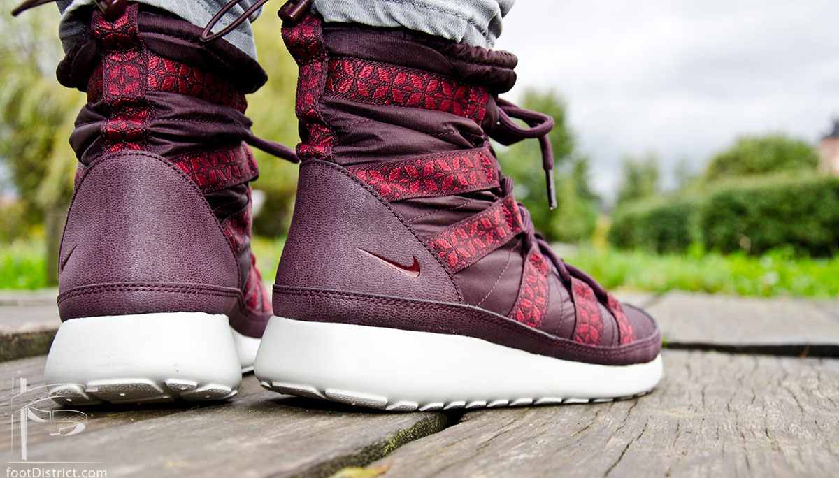 Nike-roshe-bota-granate