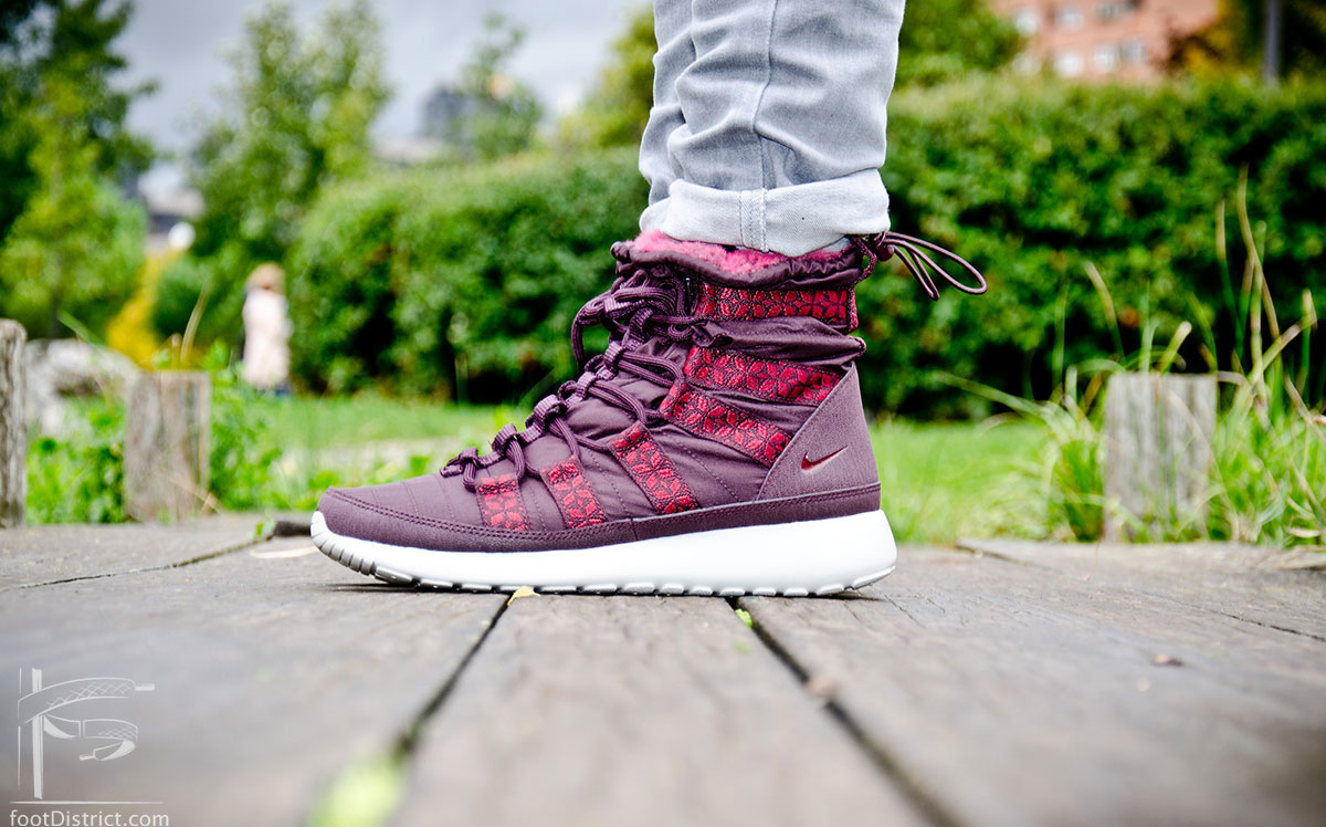 nike roshe sneakerboot women's