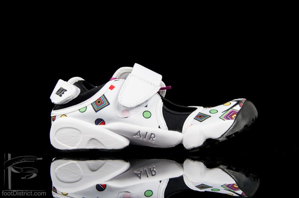 Nike-x-Liberty-WMNS-Air-Rift-QS-746083-100-31