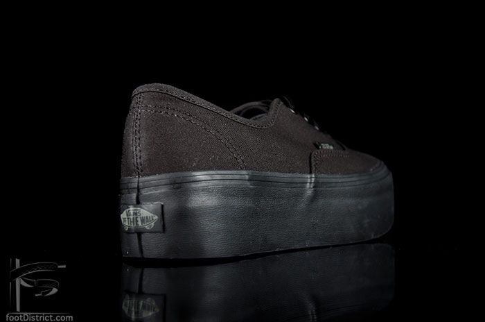 Vans-Authentic-plataforma-negras