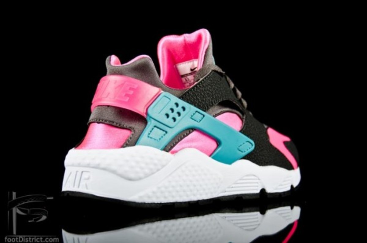 nike-air-huarache-318429-600_2