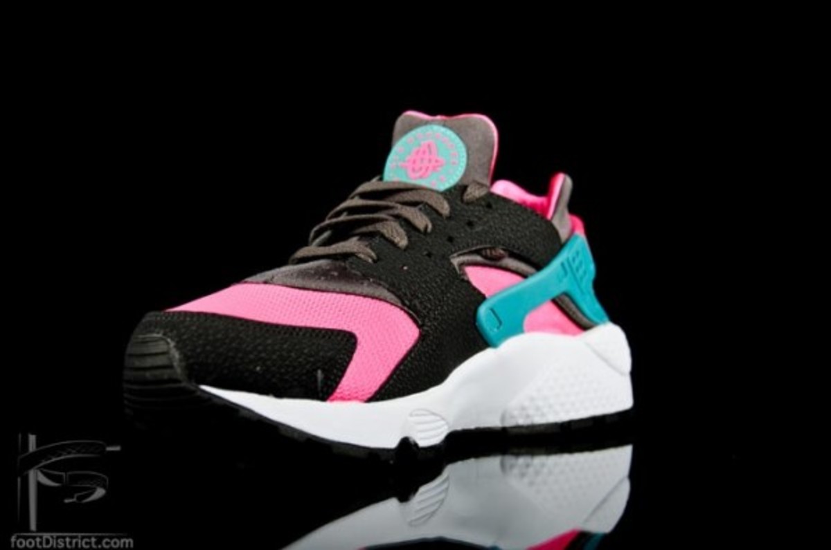 nike-air-huarache-318429-600_3