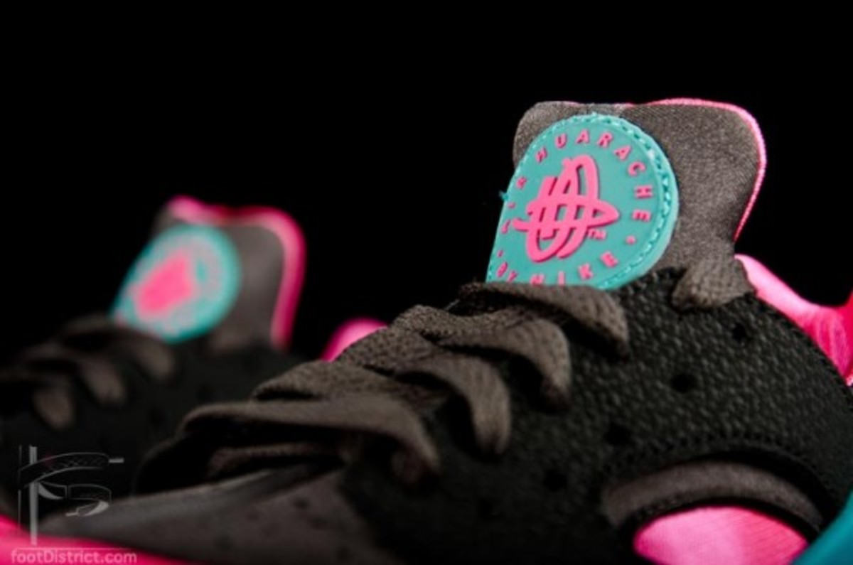 nike-air-huarache-318429-600_9