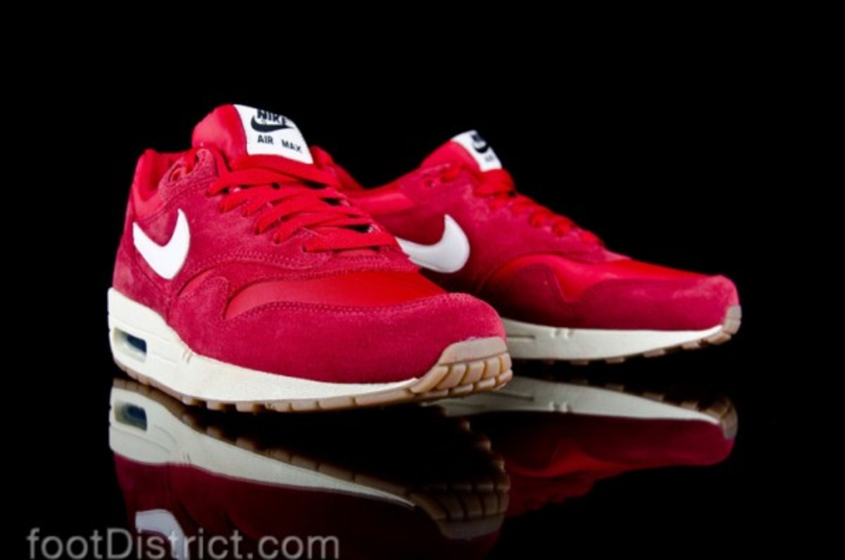nike-air-max-1-essential-537383-611_6 (1)