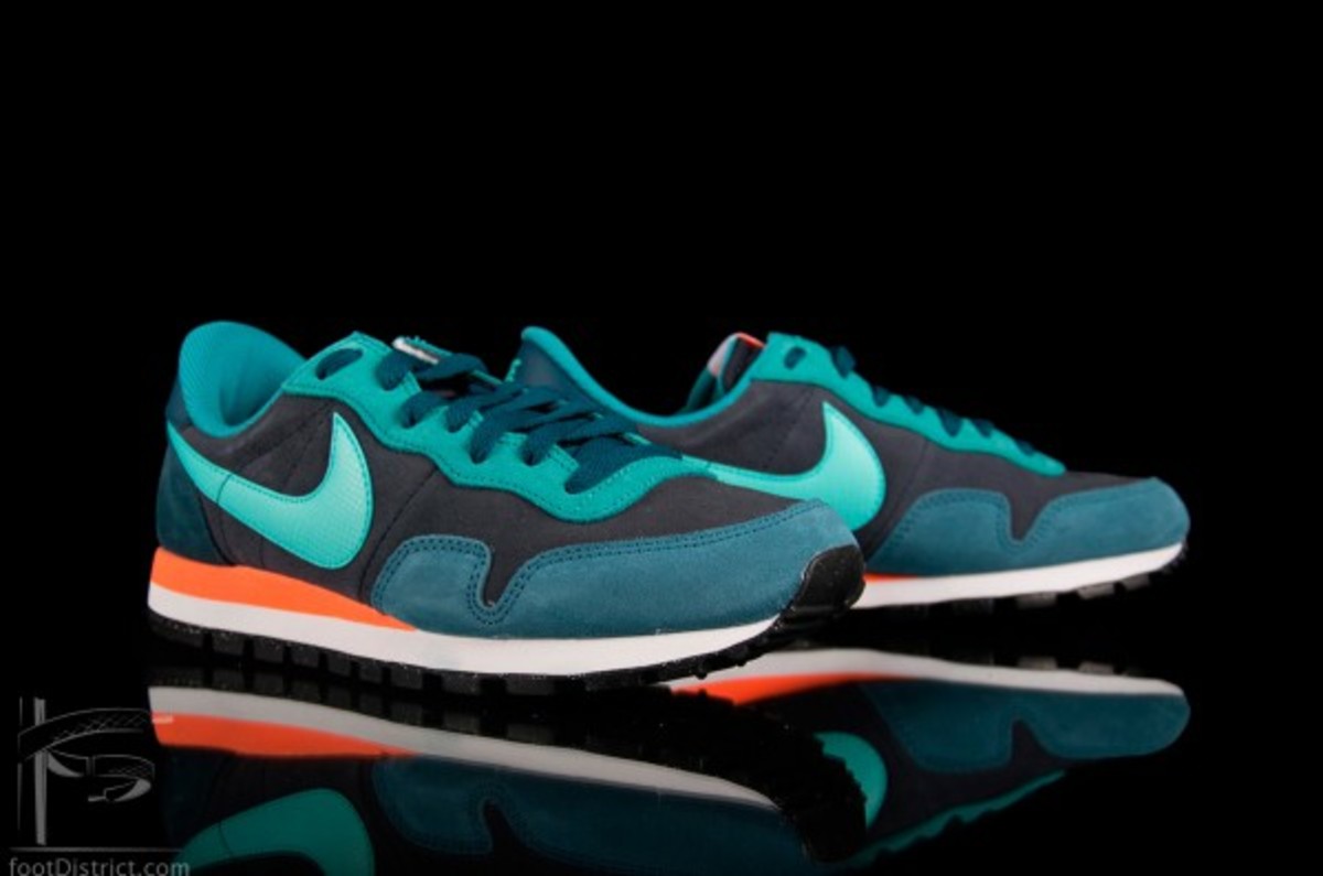 nike-air-pegasus-83-ltr-616324-405_8