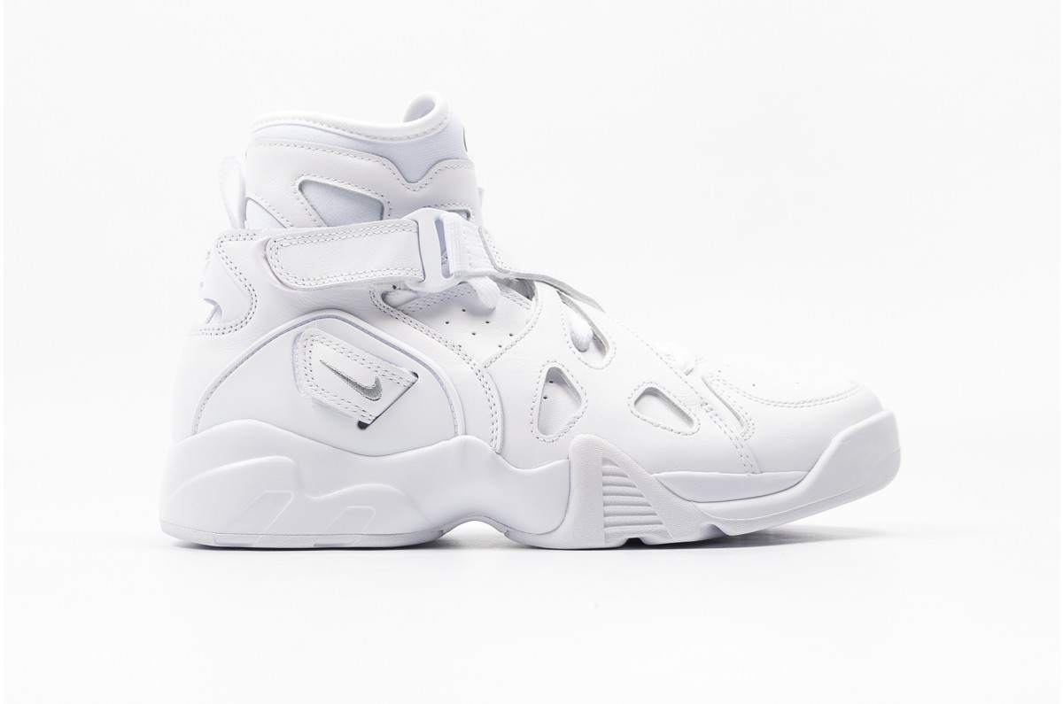 nike-air-unlimited-889013-100-31