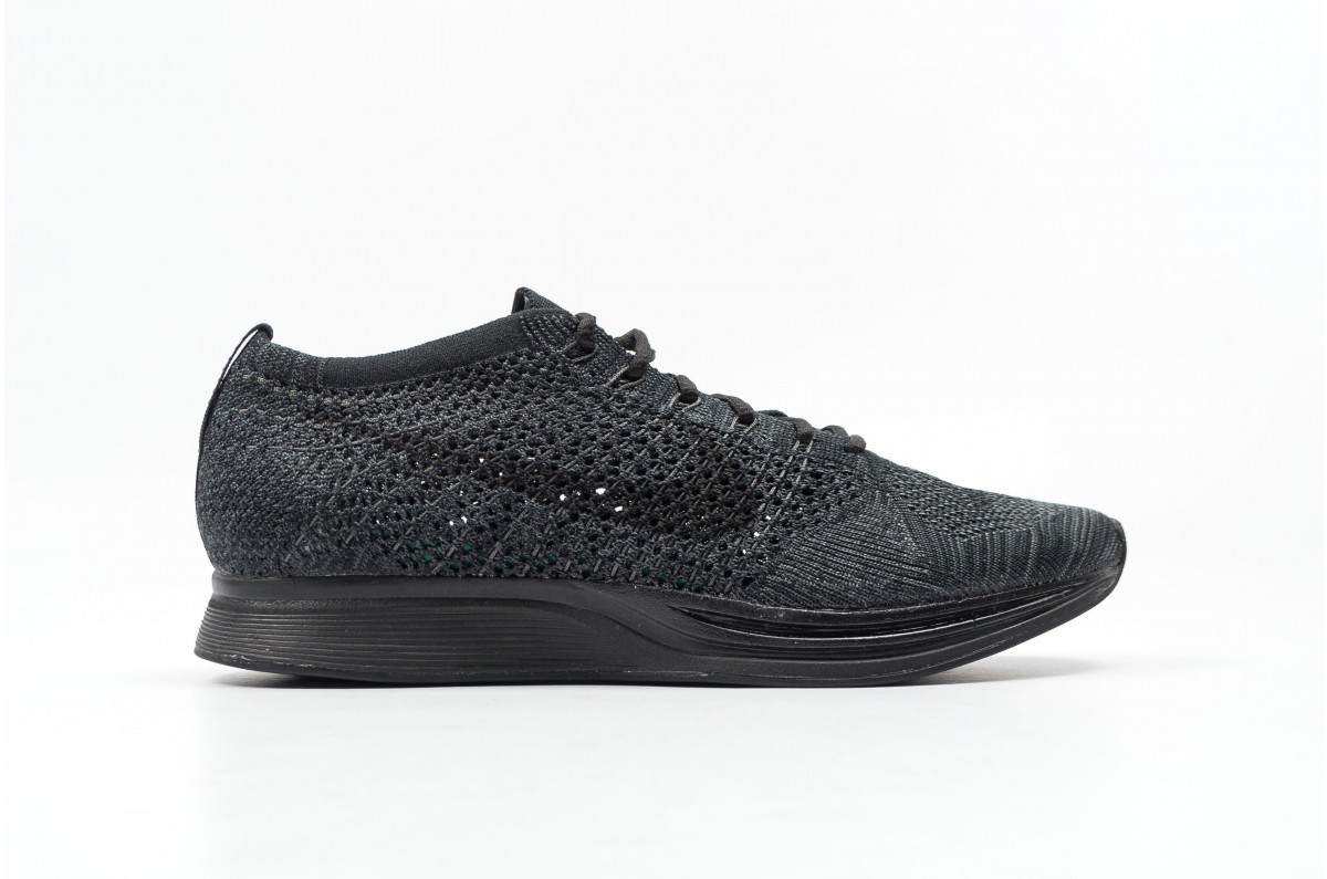 nike-flyknit-racer-526628-009-31