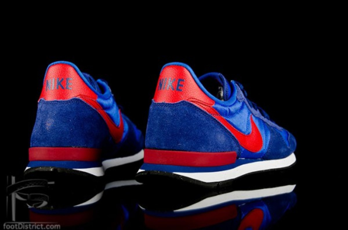nike-internationalist-631754-401_5_1