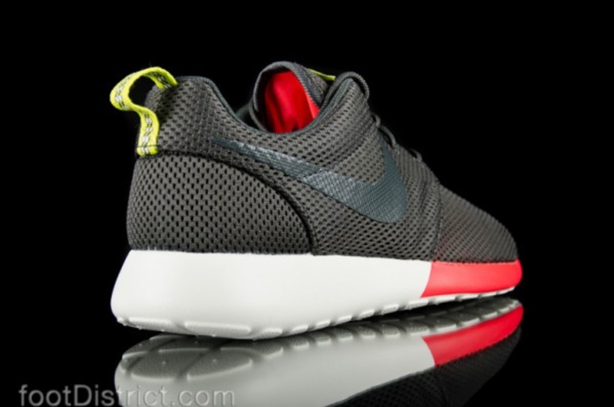 nike-roshe-run