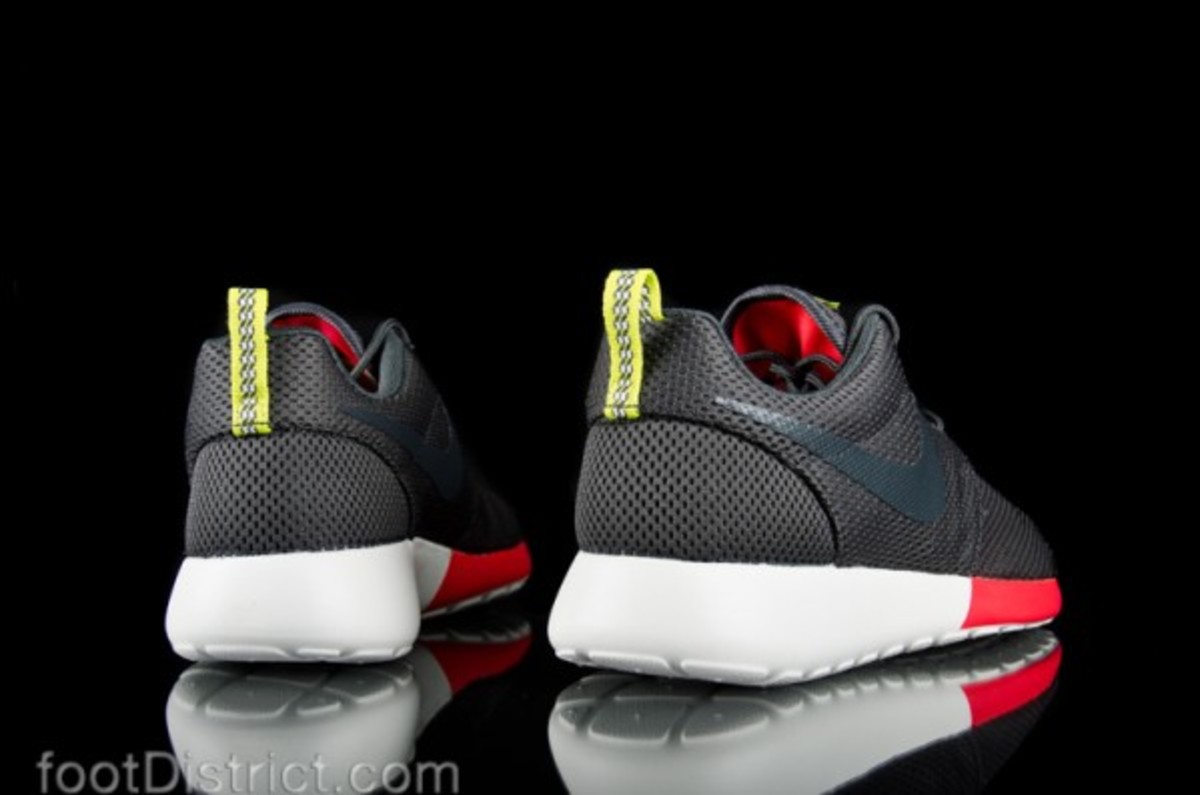 nike-roshe-run-511881-021_5