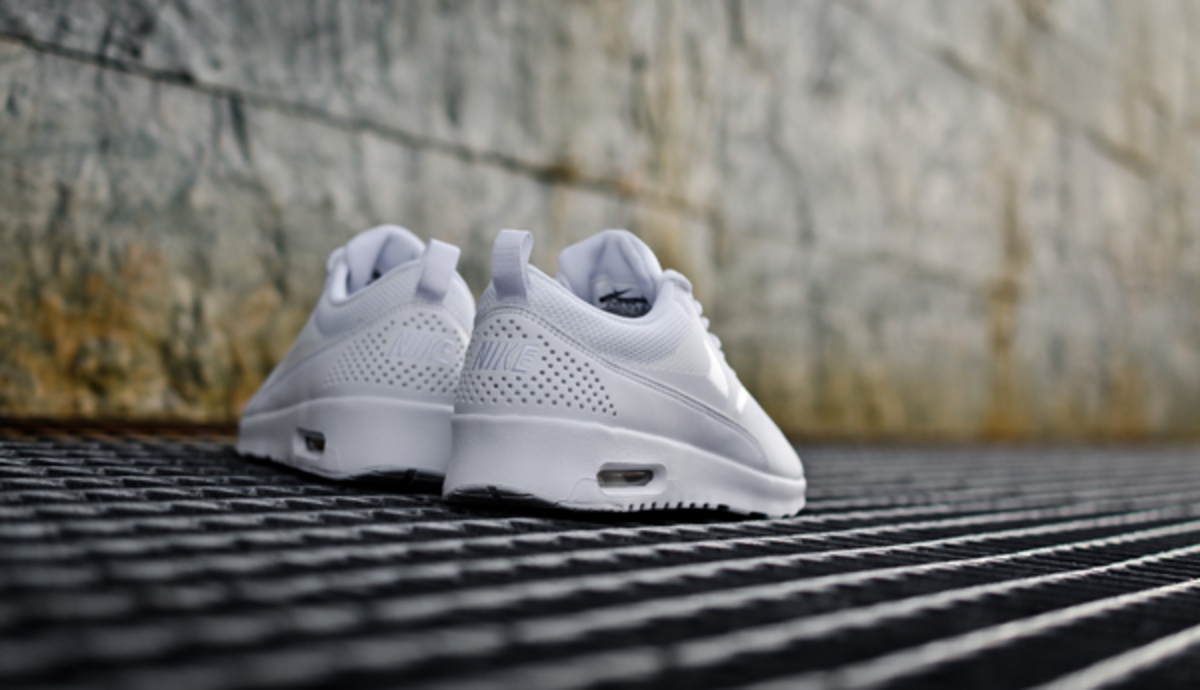 nike-wmns-air-max-thea-599409-101_2