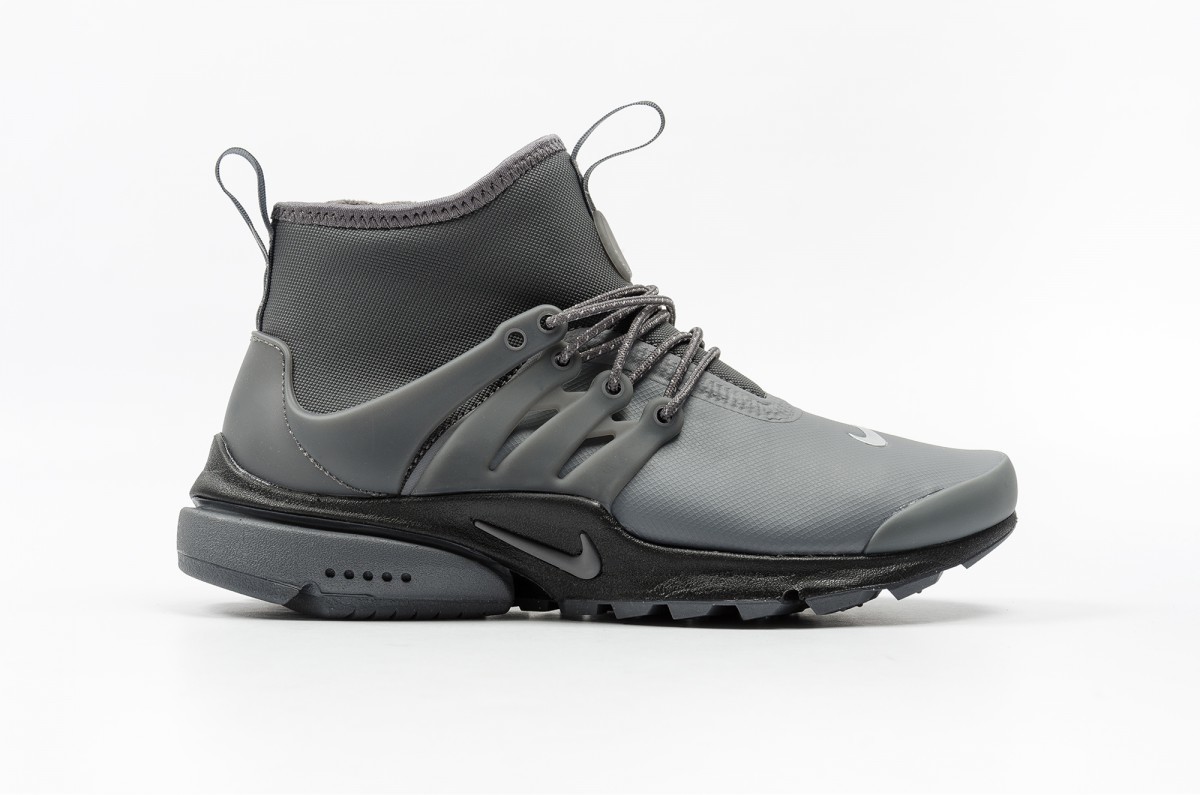 nike-wmns-air-presto-mid-utility-859527-001-31